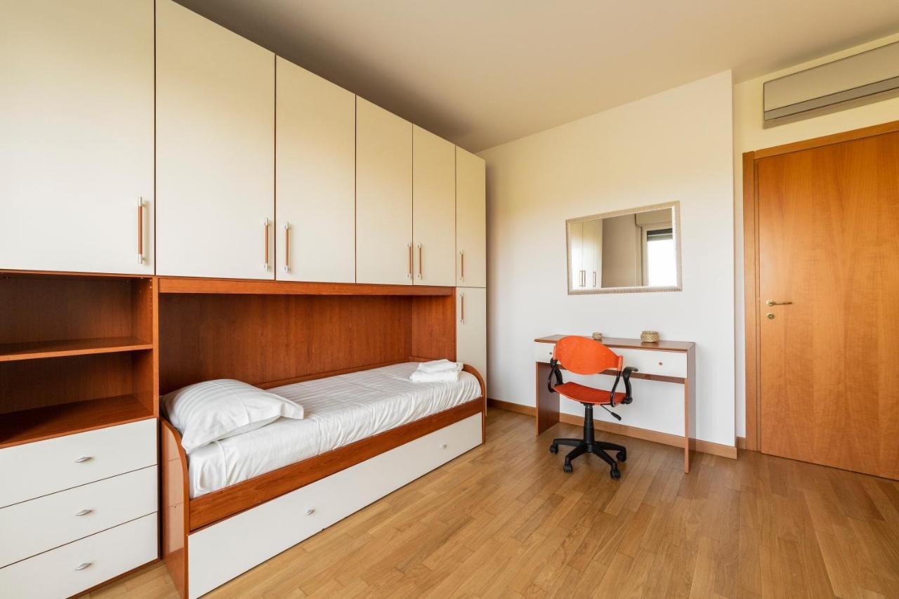 Milano Rogoredo Apt With Terrace! Lejlighed Eksteriør billede