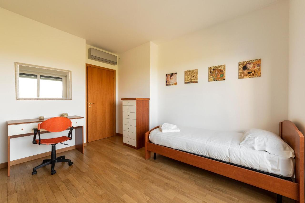 Milano Rogoredo Apt With Terrace! Lejlighed Eksteriør billede