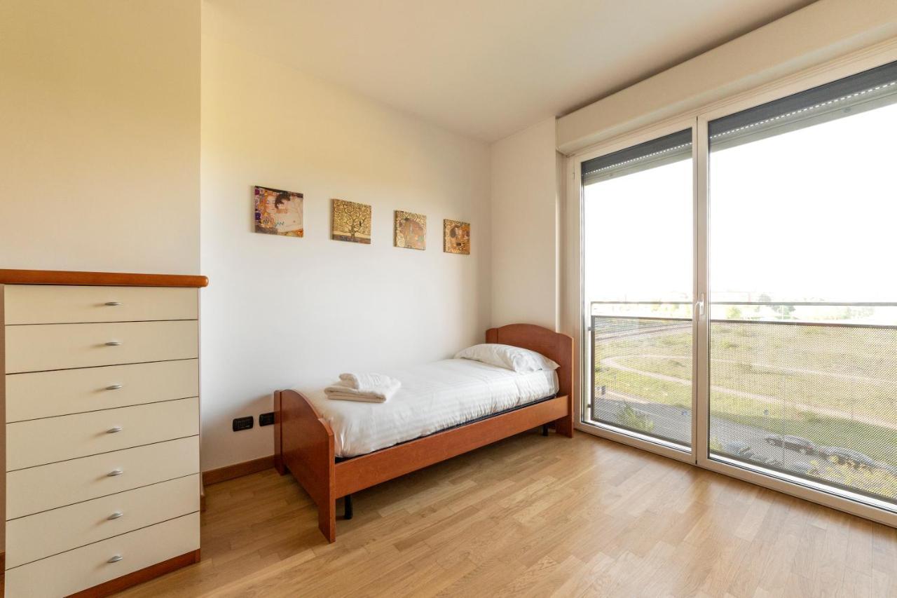 Milano Rogoredo Apt With Terrace! Lejlighed Eksteriør billede